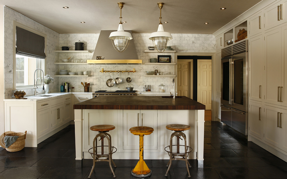 country interior design, attention to detail, kitchen island, kitchen countertops, country retreat