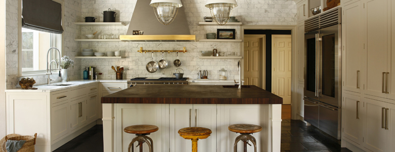 country interior design, attention to detail, kitchen island, kitchen countertops, country retreat
